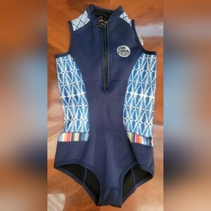 Rip Curl G- Bomb 1mm size 6 sleeveless spring/ wetsuit NWT
